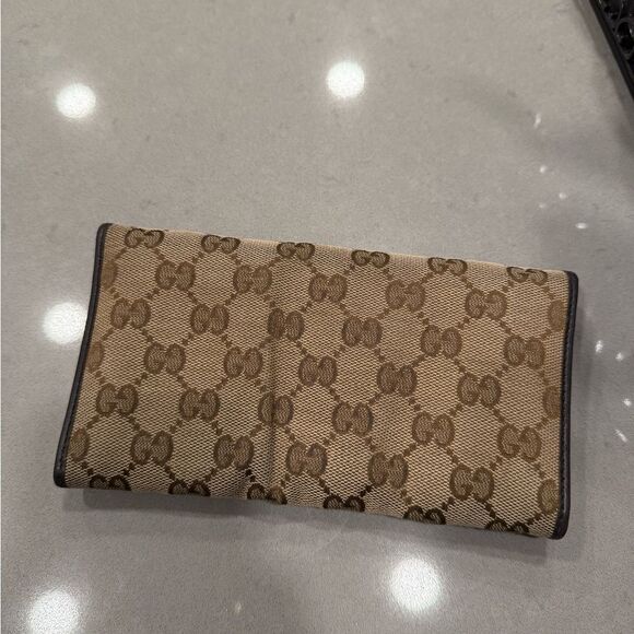 Gucci Brown Monogram Wallet - Picture 2 of 7